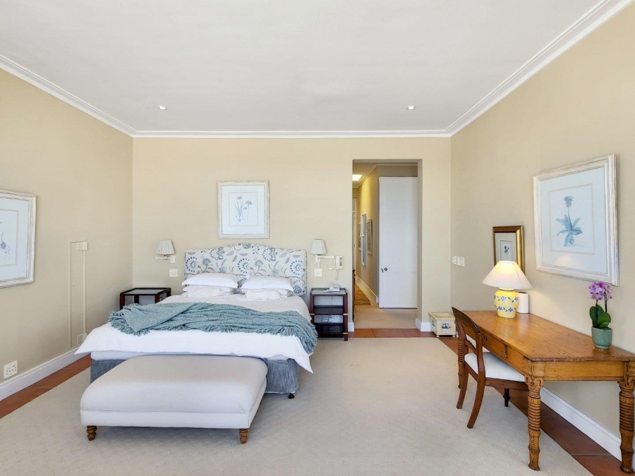 6 Bedroom Property for Sale in Bloubergstrand Western Cape